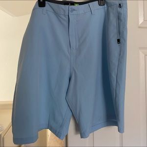 Mens Quicksilver shorts size 40 never worn